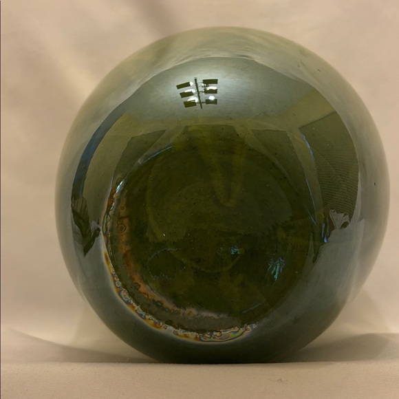 VINTAGE STUNNING HAND BLOWN ART GLASS GREEN APPLE APPROX .7.5” H & 21” DIAMETER - Picture 5 of 9